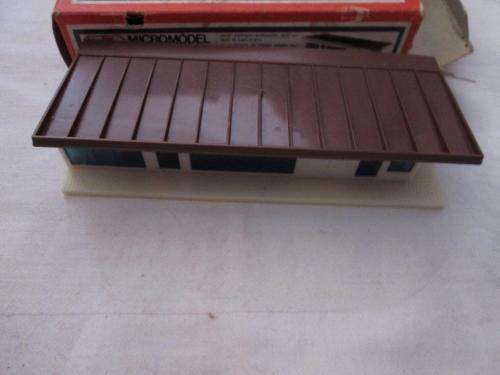 Lima N-Scale Station Building, old box