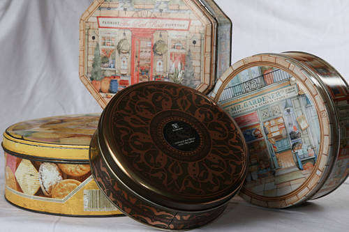 4 Old biscuit tins