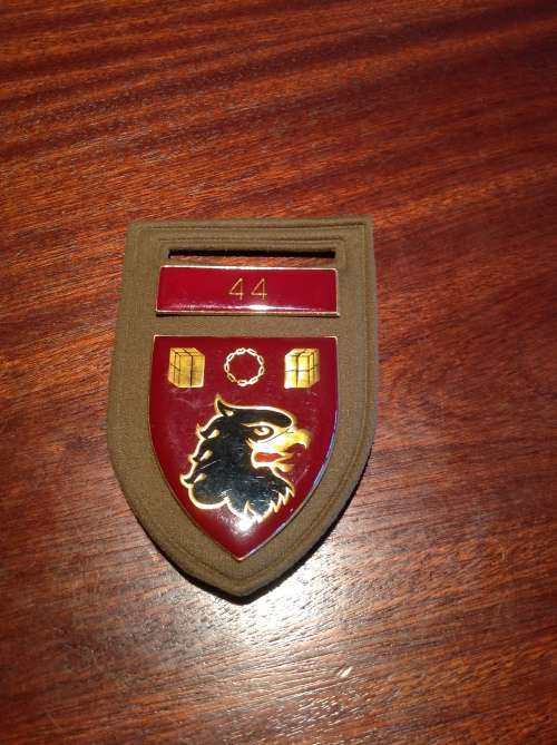 101 air supply unit / 44 para , second type flash with 44 para command bar on Tupperware flash backi