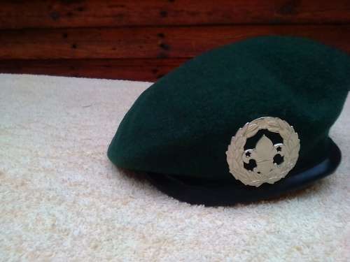 GREEN BERET -GREAT CONDITION