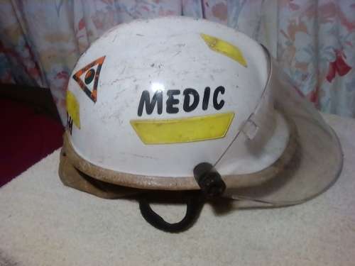 CAIRNS M.P.3. COMPOSITE FIRE HELMET -USED CONDITION