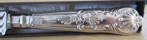 WEDDING CAKE KNIFE=STERLING SILVER HANDLE=BOXED=VINERS of SHEFFIELD=England=AS NEW & STUNNING!!!!!!!