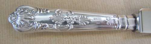 WEDDING CAKE KNIFE=STERLING SILVER HANDLE=BOXED=VINERS of SHEFFIELD=England=AS NEW & STUNNING!!!!!!!