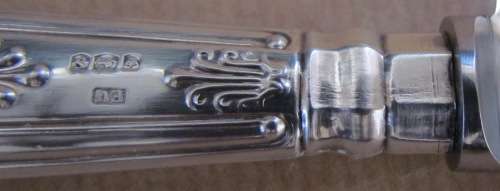 WEDDING CAKE KNIFE=STERLING SILVER HANDLE=BOXED=VINERS of SHEFFIELD=England=AS NEW & STUNNING!!!!!!!