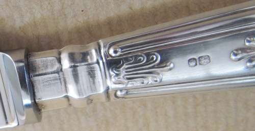 WEDDING CAKE KNIFE=STERLING SILVER HANDLE=BOXED=VINERS of SHEFFIELD=England=AS NEW & STUNNING!!!!!!!