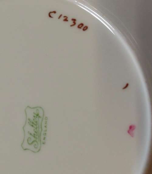 SHELLEY CAKE PLATE PINK CLOVERS GREY LEAVES C12300 1934 England RN795072 STUNNING!!!