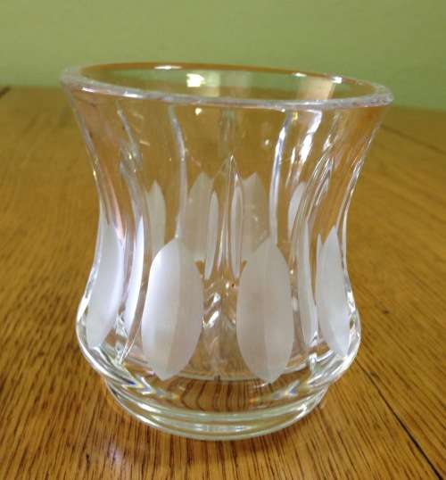 ROYAL DOULTON CRYSTAL VASE SMALL PERFECT!!! ORIGINAL BOX stunning gift!!! FLOWERS