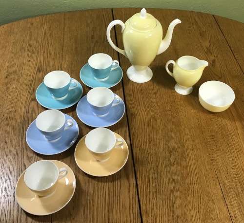 WEDGWOOD APRIL HARLEQUIN COFFEE SET 16 piece DEMITASSE EXPRESSO 1950`s STUNNING SERVICE!!!!!!!!!