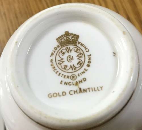 ROYAL WORCESTER ENGLAND DEMITASSE COFFEE Cup & Saucer GOLD CHANTILLY PATTERN EXPRESSO!!!