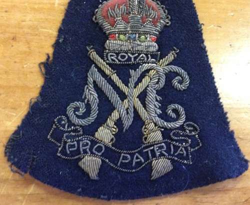 ROYAL NATAL CARBINEERS PRO PATRIA BLAZER BADGE MOUNTED RIFLES SADF SANDF.