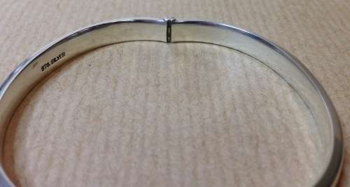 BEAUTIFUL STERLING SILVER HINGED BRACELET CHILDRENS? SMALL STAMPED SAFETY CHAIN FANTASTIC GIFT!!!!