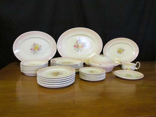 SUSIE COOPER SWANSEA SPRAY FLORAL DINNER SERVICE 10 PLACE set 47 PIECES CROWN WORKS BURSLEM ENGLAND