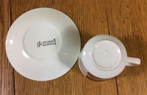 COFFEE DUO DEMITASSE J and G MEAKIN STUDIO ENGLAND MAORI PATTERN RETRO SAUCER CUP 1960`s Expresso!y