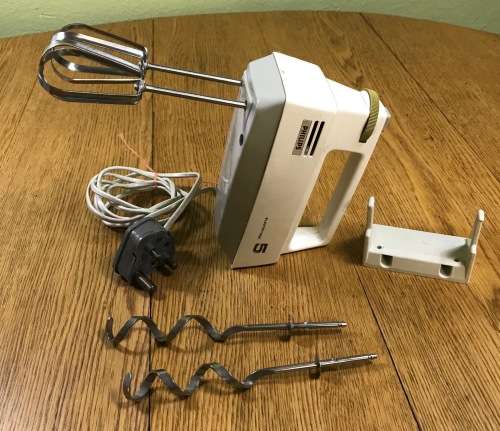 PHILIPS HR1176 Hand Mixer=5 Speed=VINTAGE=with beaters + wall hanger=TESTED and WORKING=KITCHEN.
