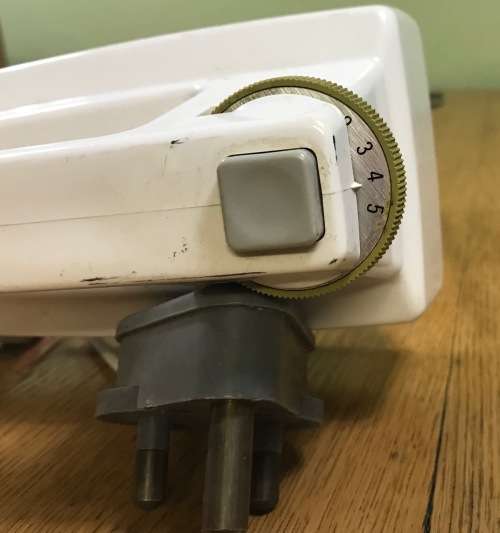 PHILIPS HR1176 Hand Mixer=5 Speed=VINTAGE=with beaters + wall hanger=TESTED and WORKING=KITCHEN.