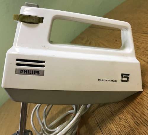 PHILIPS HR1176 Hand Mixer=5 Speed=VINTAGE=with beaters + wall hanger=TESTED and WORKING=KITCHEN.