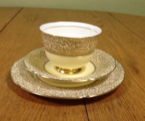 ROYAL DOULTON=1937=H4608=TRIO=TEA CUP=SAUCER=CAKE/SIDE PLATE=3 Piece=LIGHT YELLOW + GOLD.