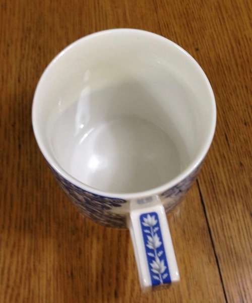 MUG PORCELAIN TEA COFFEE BLUE and WHITE ANGEL PATTERN GREEK STYLE STUNNING EXCELLENT CONDITION!!!!