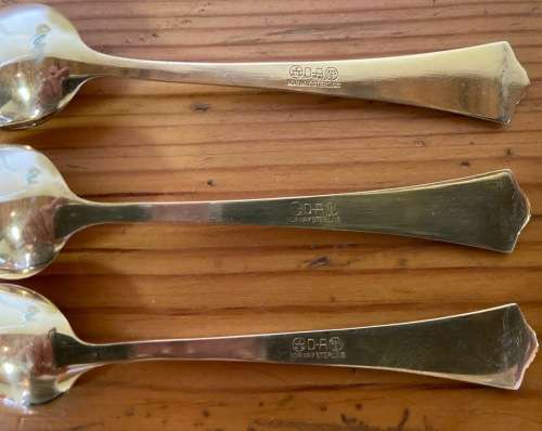 STERLING SILVER GILT & ENAMEL TEASPOONS x 6 SUGAR SPOON x 1 DAVID ANDERSEN NORWAY RADHUS PATTERN.