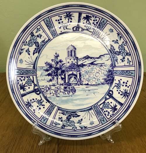 CAPE TOWN CASTLE PLATE COMMEMORATING TERCENTENARY 1679-1979 HUGUENOT PORCELAIN HERITAGE COLLECTION.