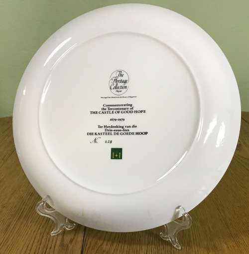 CAPE TOWN CASTLE PLATE COMMEMORATING TERCENTENARY 1679-1979 HUGUENOT PORCELAIN HERITAGE COLLECTION.