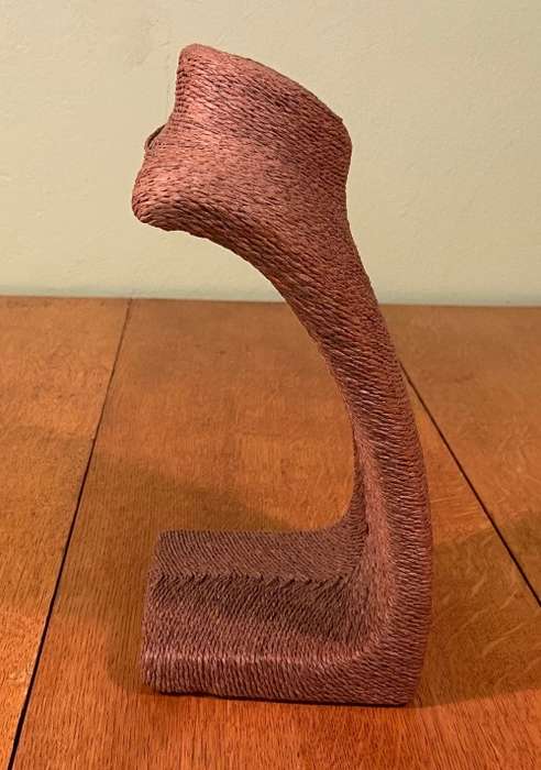 JEWELLERY NECKLACE CHOKER PENDANT DISPLAY MANNEQUIN / BUST / STAND NATURAL PAPER TWINE COLOUR CURVED