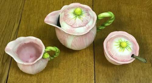 PINK LILY shaped TEAPOT - MILK - LIDDED SUGAR & PLATED SPOON - STUNNING!!!!! Read Notes.......