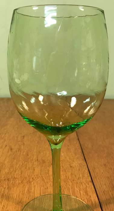 WINE GLASS - RED or WHITE - Colour GREEN! with light patterning! STUNNING!!!