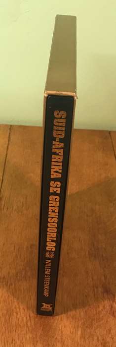 Suid-Afrika se Grensoorlog 1966 - 1989 Willem Steenkamp SIGNED LIMITED EDITION 844 of 1000 SLEEVED.