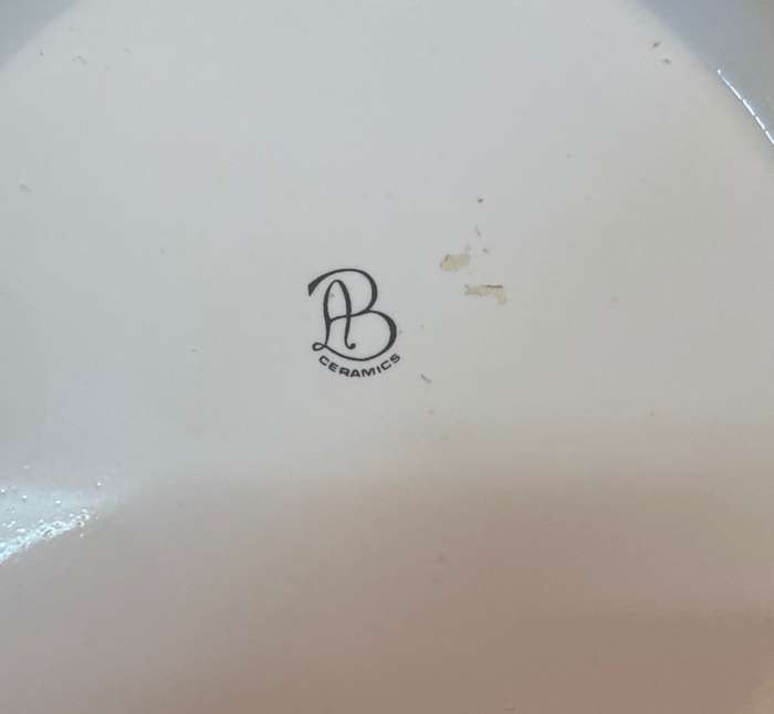 SMALL PLATE - NAMIBIA SOUVENIR - WINDHOEK BADGE - AB CERAMICS - PORCELAIN. SWA - SOUTH WEST AFRICA.