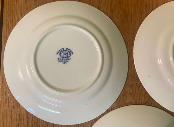 FOLEY CHINA - ELIJAH BRAIN & CO - FENTON - ENGLAND - 3 small BLUE & WHITE PLATES - FLOWERS STUNNING!