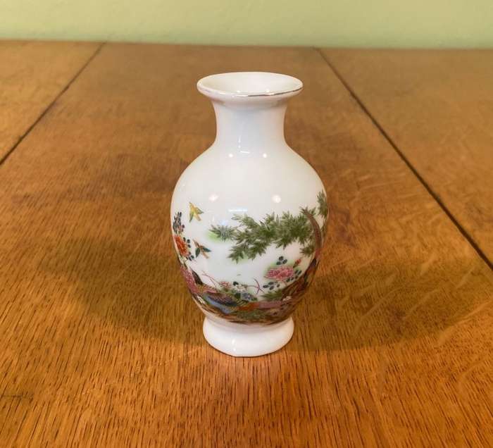 SMALL BUD VASE - ORIENTAL PATTERN - BIRDS - FLOWERS - PHEASANTS.