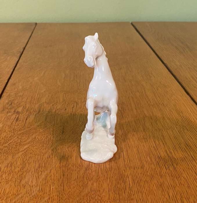 HUTSCHENREUTHER VINTAGE WHITE PORCELAIN HORSE FIGURINE - GUNTHER GRANGET - 1980