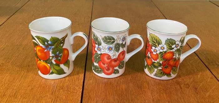 MUGS x 3 - PORCELAIN - TEA COFFEE - REGENT CHINA -  FRUIT - CHERRIES - ORANGES - STRAWBERRIES