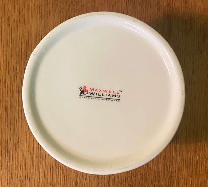 MAXWELL WILLIAMS DESIGNER HOMEWARES - JAM POT + LID + STAINLESS STEEL SPOON - WHITE.