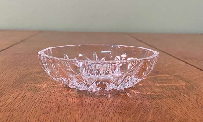 GLASS  BOWL SINGLE CANDLE HOLDER - STUNNING!!!