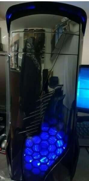 Intel core i7 2600, 3.4GHz CPU, 4GB DDR3 RAM, 500GB HDD