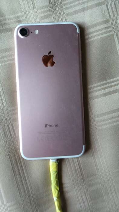 Iphone 7 Up for Grabs -  **** LOW LOW SHIPPING ******