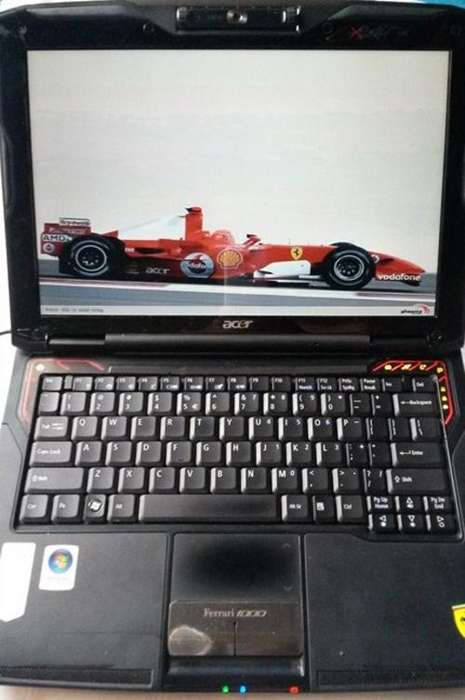 Acer Ferrari Laptop - Comes on but freezes - See pictures