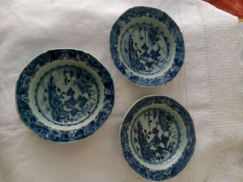 ANTIQUE CHINESE BLUE AND WHITE BOWLS - LATE 18TH OR EARLY 19TH CENTURY