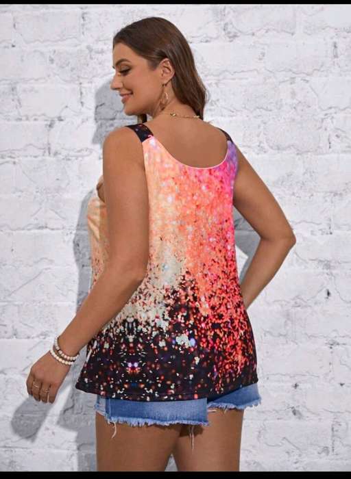 Stunning  Top:  2XL