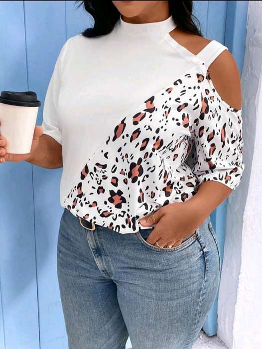 Stunning  Top: 0XL