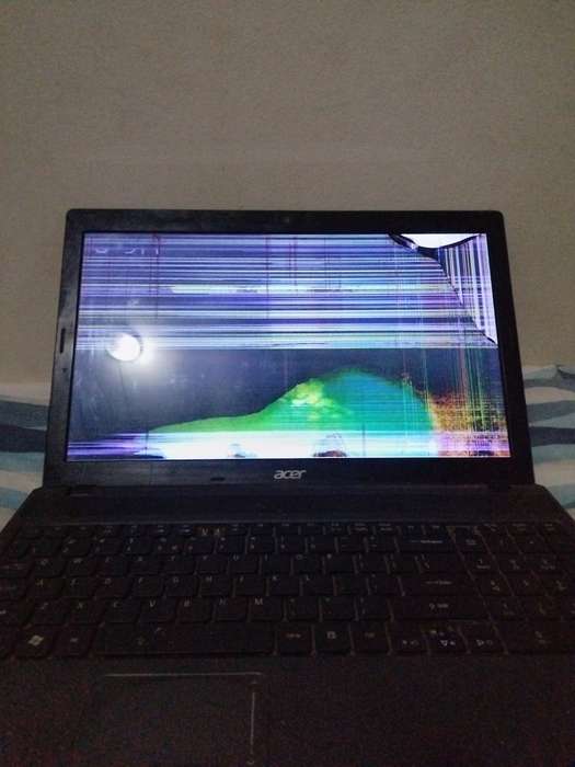 Acer Aspire 5733 series, i5 CPU, 6gb ram, 500GB HHD  !!Read listing!!