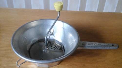 TERRIFIC VINTAGE MOULIN- LEGUMES FOOD MILL/ GRATER. MADE IN FRANCE. AWESOME AND HANDY PIECE!