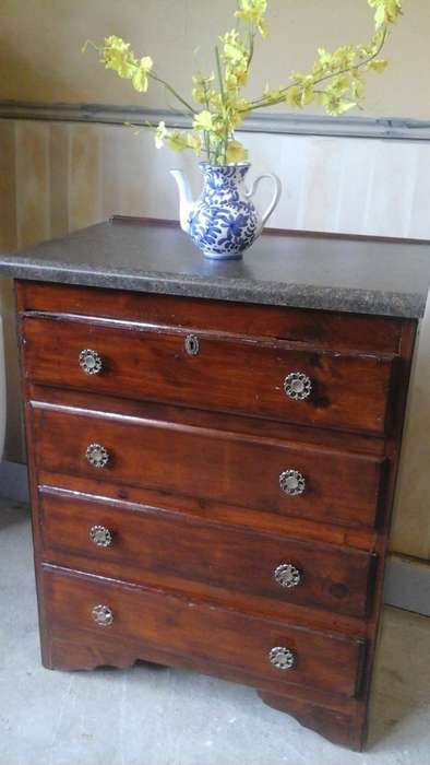 ABSOLUTELY GORGEOUS VINTAGE CHEST OF DRAWERS. THERE ARE FOUR DRAWERS IN TOTAL. STUNNING!