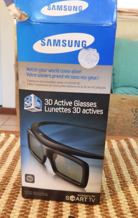 samsung 3D glasses, photos show exact items on sale, 2 for sale, 1 bid for both.
