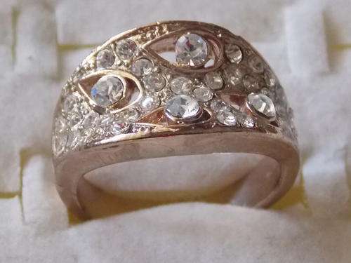 STUNNING GOLD FILLED DESIGNERS RING WHITH BEAUTIFUL SIM DIAMONDS SIZE 16,17,18,19 & 20