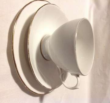 LOVELY SET PORCELAIN QUEEN ANNE TEE TRIO (HAIR CRACK - SIDE PLATE)