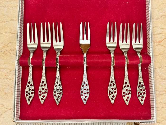 Exquisite Vintage Cake Fork Set