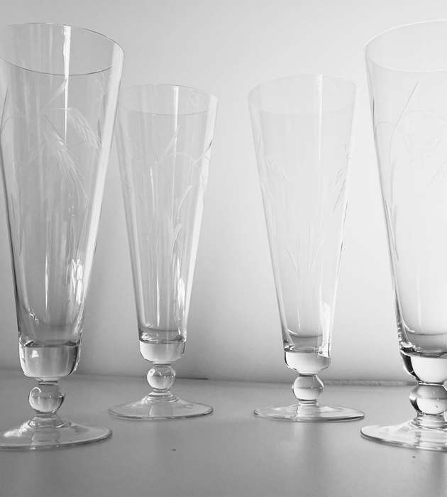 22.5cm Tall Elegant Set of 4 Tall Crystal Wheat Cut Pilsner Glasses with Matching Hunt Crystal Jug